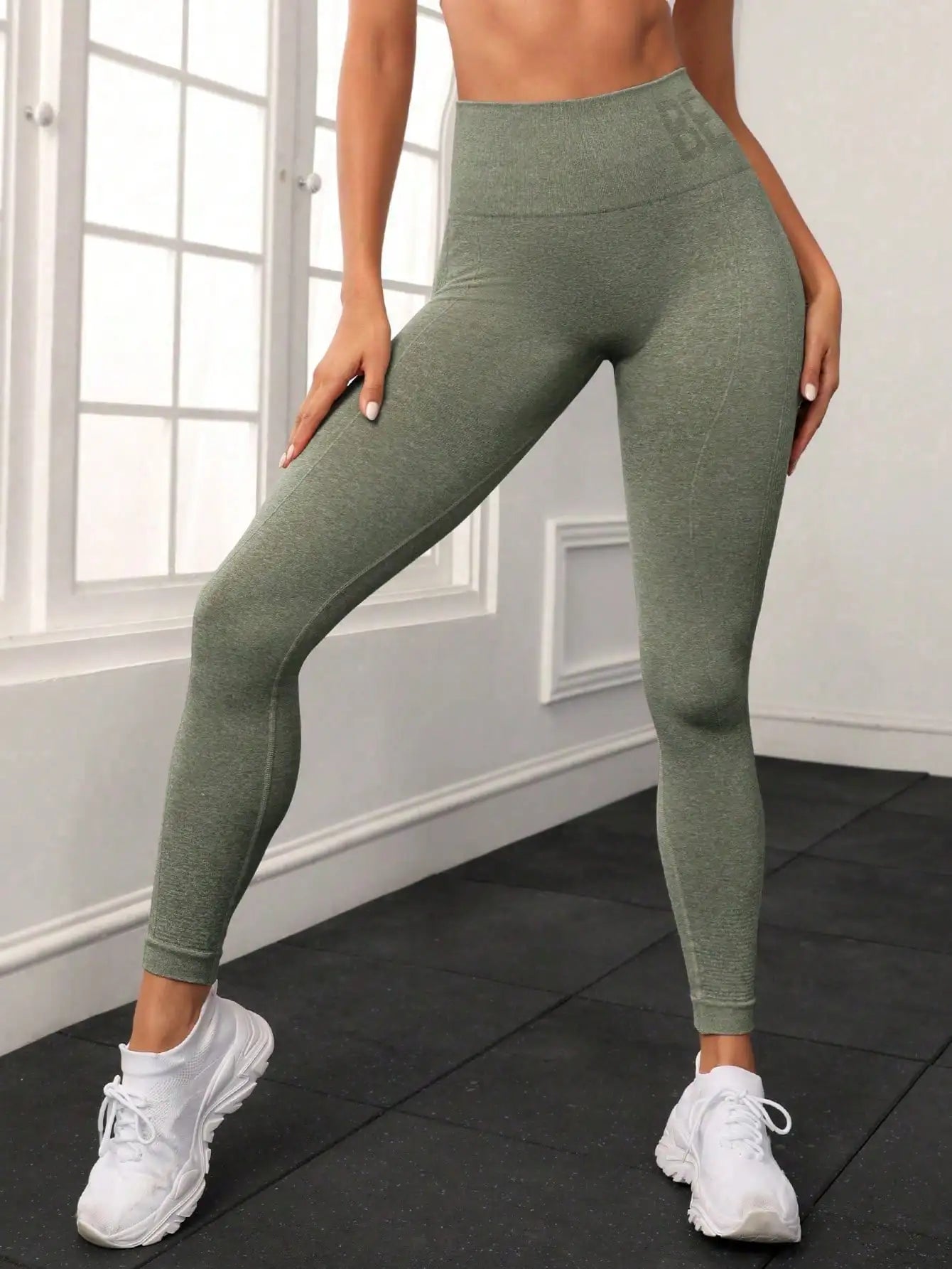 Seamless letter peach yoga pants, hip lifting yoga clothes, tight fitting high waisted sports and fitness pants for women