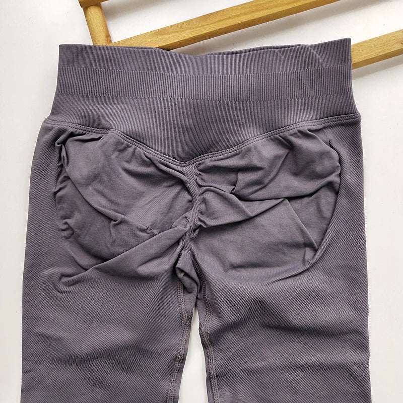 Women's Seamless Cropped Leggings - Peach Butt-Enhancing & Lifting for Yoga, Running & Fitness