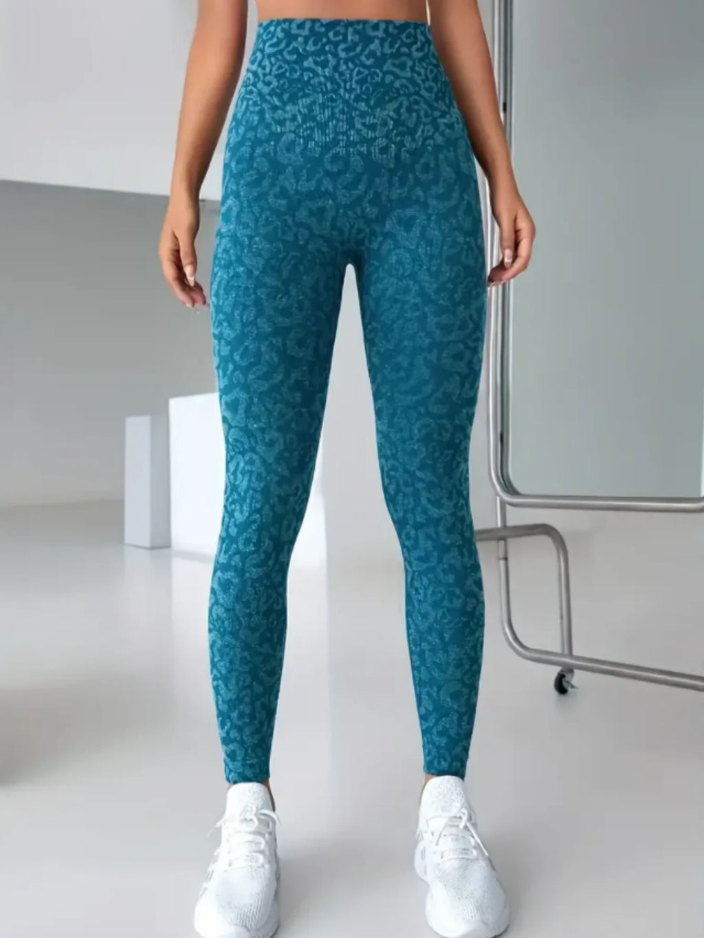 Seamless leopard print peach hip yoga pants, high waisted quick drying sports and fitness pants