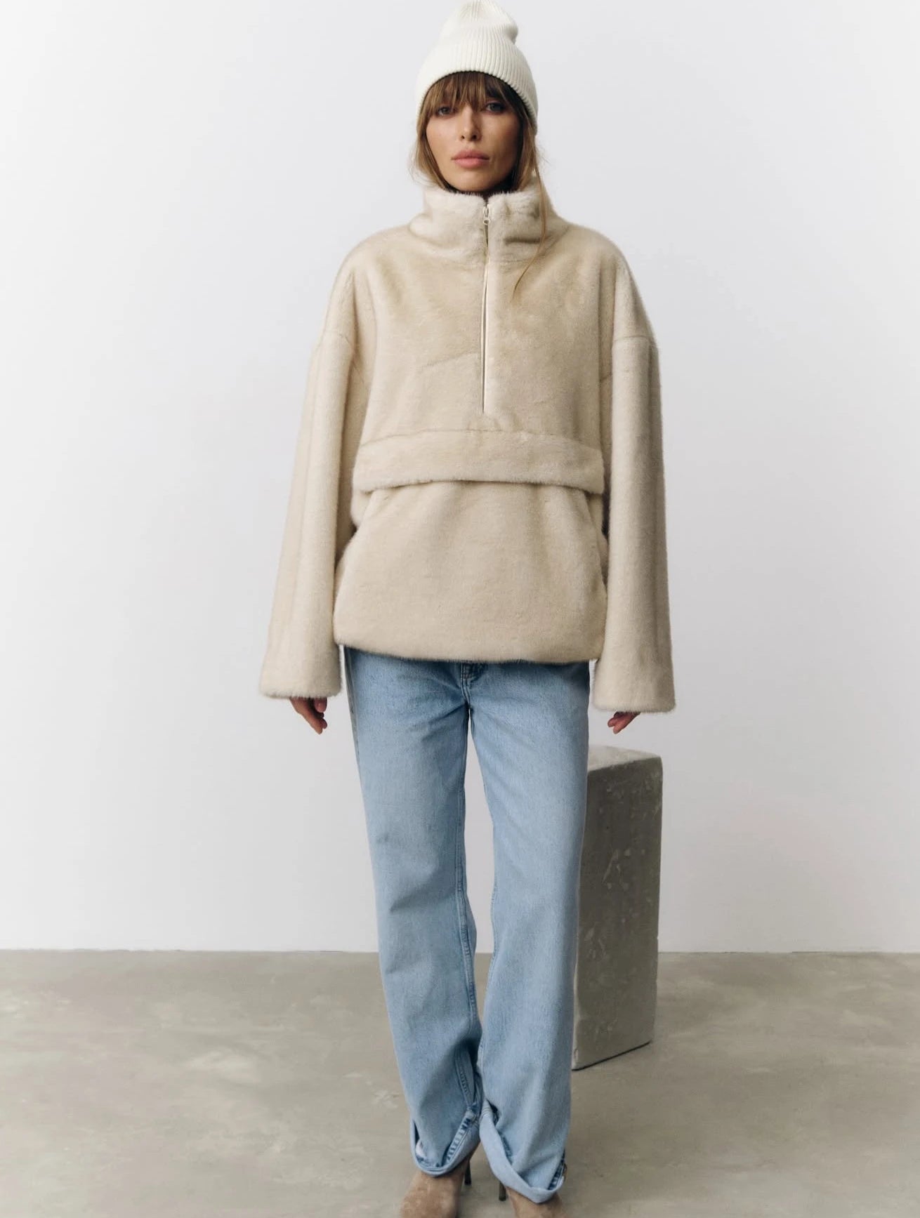 2025 Designer Faux Fur Coat, New Winter Style, Warm Pullover Zipper Top Simple Stylish And Elegant